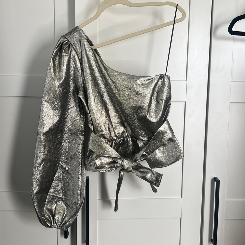 Show me your Mumu Gold One-Shoulder Top